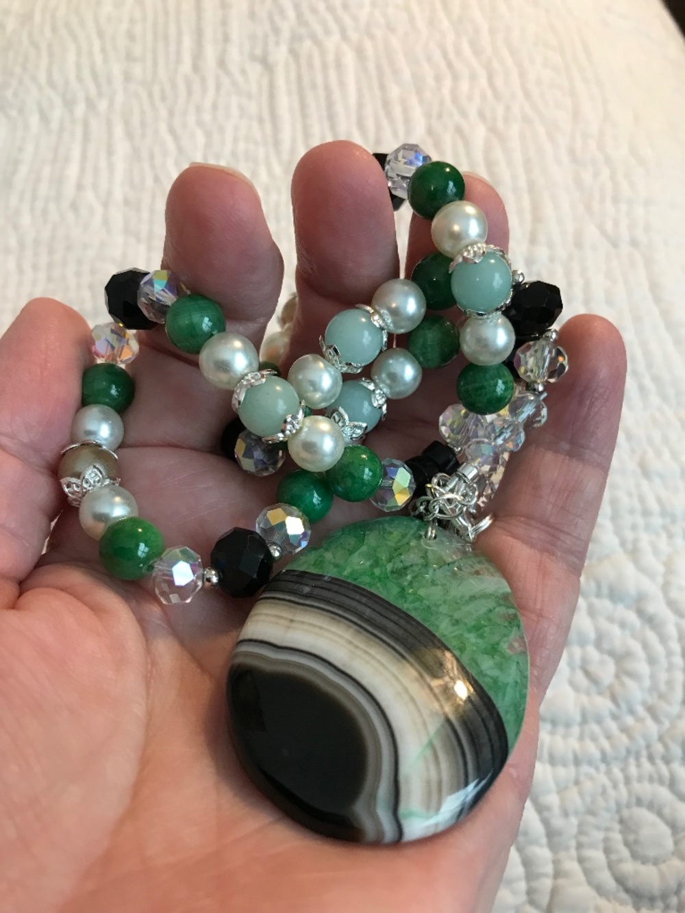 “Emerald Eclipse”: Artisan necklace - Picture 14 of 16